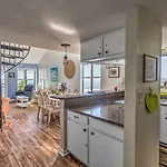 Beach Lovers Haven Oceanfront Condo With Pool!