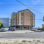 Beach Lovers Haven Oceanfront Condo With Pool!