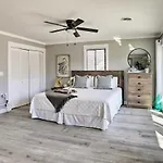 Updated Studio 1-Block Walk To Surfside Beach!