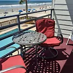 Beachfront Garden City Condo With Balcony And Pool