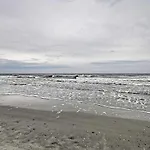 Surfside Beach Couples Retreat With Balcony!