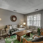 Family Friendly, 1 Block To Beach!
