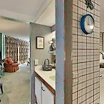 Home Away From Home! Bright Condo Amenities