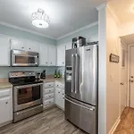 Charming Ocean-View Condo At Ocean Pier 3