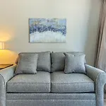 Landmark Resort King Suite Unit 716 Beautifully Renovated Sleeps 4