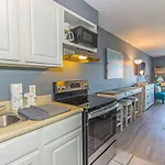 Completely Renovated King Suite Perfect For 4! Sea Mist 51306