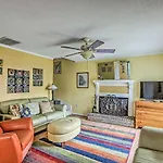 North Myrtle Beach Home With Patio - Walk To Beach!