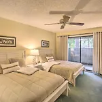 Peaceful Kingston Resort Escape With Lake Views!