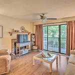 Peaceful Kingston Resort Escape With Lake Views!