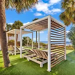 Hosteeva Oceanfront Studio W Pool, Oceanfront Fire Pit And More