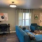 2 Bedroom House Walking Distance To Ocean Boulevard And Broadway At The Beach