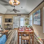 Dog-Friendly Coastal Cottage 3-Min Walk To Beach