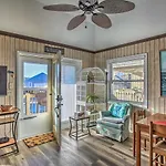 Dog-Friendly Coastal Cottage 3-Min Walk To Beach