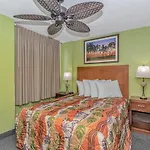 Angled Oceanview Suite - Caravelle Tower 329 - Sleeps 5 Guests