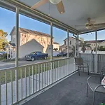 Myrtle Beach Cottage With Outdoor Shower And Yard