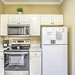 Charming Condo On Myrtlewood Golf Course With Pool!