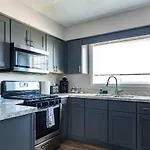 By The Beach 2Br Apartment
