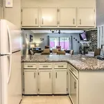 Charming Myrtle Beach Townhome Walk To Beach