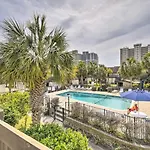 Myrtle Beach Abode With Seasonal Pool And Lake View!