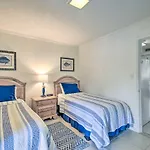 Myrtle Beach Abode With Seasonal Pool And Lake View!