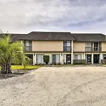 Myrtle Beach Abode With Seasonal Pool And Lake View!
