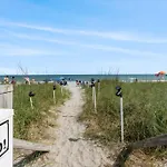 Charming 1Br With Pool And Direct Beach Access