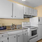 Charming 1Br With Pool And Direct Beach Access