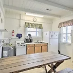 Bright Myrtle Beach Bungalow Steps To The Beach!