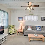 Bright Myrtle Beach Bungalow Steps To The Beach!