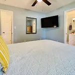 *Comfy N. Myrtle House*3 New Queens*Steps To The Beach*V384