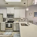Lovely Myrtle Beach Condo With Community Pool!