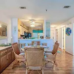 Lovely 2-Bedroom Condo With Pool