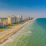 Soothing Oceanview Getaway -- Free Wi-Fi & Free Parking, New Listing