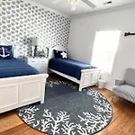 Walk To The Beach-Sleeps 10 And Golfcart