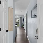 Fully Equipped 2Br 2Ba With King Bed In Heart Of Mb