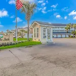 Spacious 2 Bed 2 Bath Golf Course Condo - Perfect For 6-8 Guests! Magnolia North Unit 201