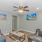 125 Atlantic Avenue Unit I - Pet Friendly! Walk To The Beach And Pier! 1Br -1Ba - Sleeps 2-4 Guests!