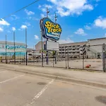 125 Atlantic Avenue Unit D - Pet Friendly! Walk To The Beach And Pier! 1Br -1Ba - Sleeps 2-4 Guests!