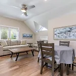 Gorgeous And Spacious 4 Bedroom Villa - 8D Windermere By The Sea Villa
