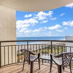 Hosteeva Oceanview Meridian Plaza Condo