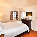 1002 Waters Edge Resort Condo
