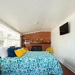 5Br House King Beds Steps To Beach Ideal For Families With Dogs