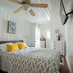5Br House King Beds Steps To Beach Ideal For Families With Dogs