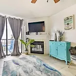 North Myrtle Beach Condo With Balcony Walk To Beach