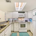 North Myrtle Beach Condo With Balcony Walk To Beach