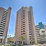 Cozy Myrtle Beach Resort Condo With Community Pool!