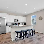Centrally Located Myrtle Beach House Near Sports Center, Broadway At The Beach, Shopping, Beach, And Golf