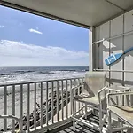 Sun-Dappled Condo With Balcony And Secluded Beach!