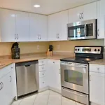 Gorgeous Condo 3 Bedroom 3 Balconies Sb 11Th Floor