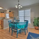 Large Home With Hot Tub And Pool 500 Ft To The Beach